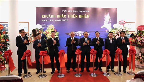 Khai mạc Triển lãm ảnh Khoảnh khắc thiên nhiên - Ảnh 1.