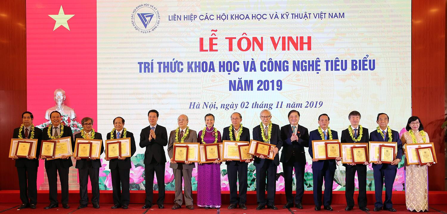 Người luôn đổi mới và nâng cao chất lượng hoạt động Thư viện ở Việt Nam - Ảnh 3.