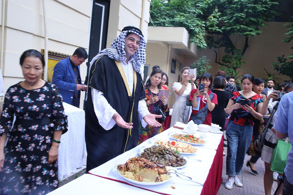 Trải nghiệm văn hóa ẩm thực Palestine tại Việt Nam - Ảnh 1.
