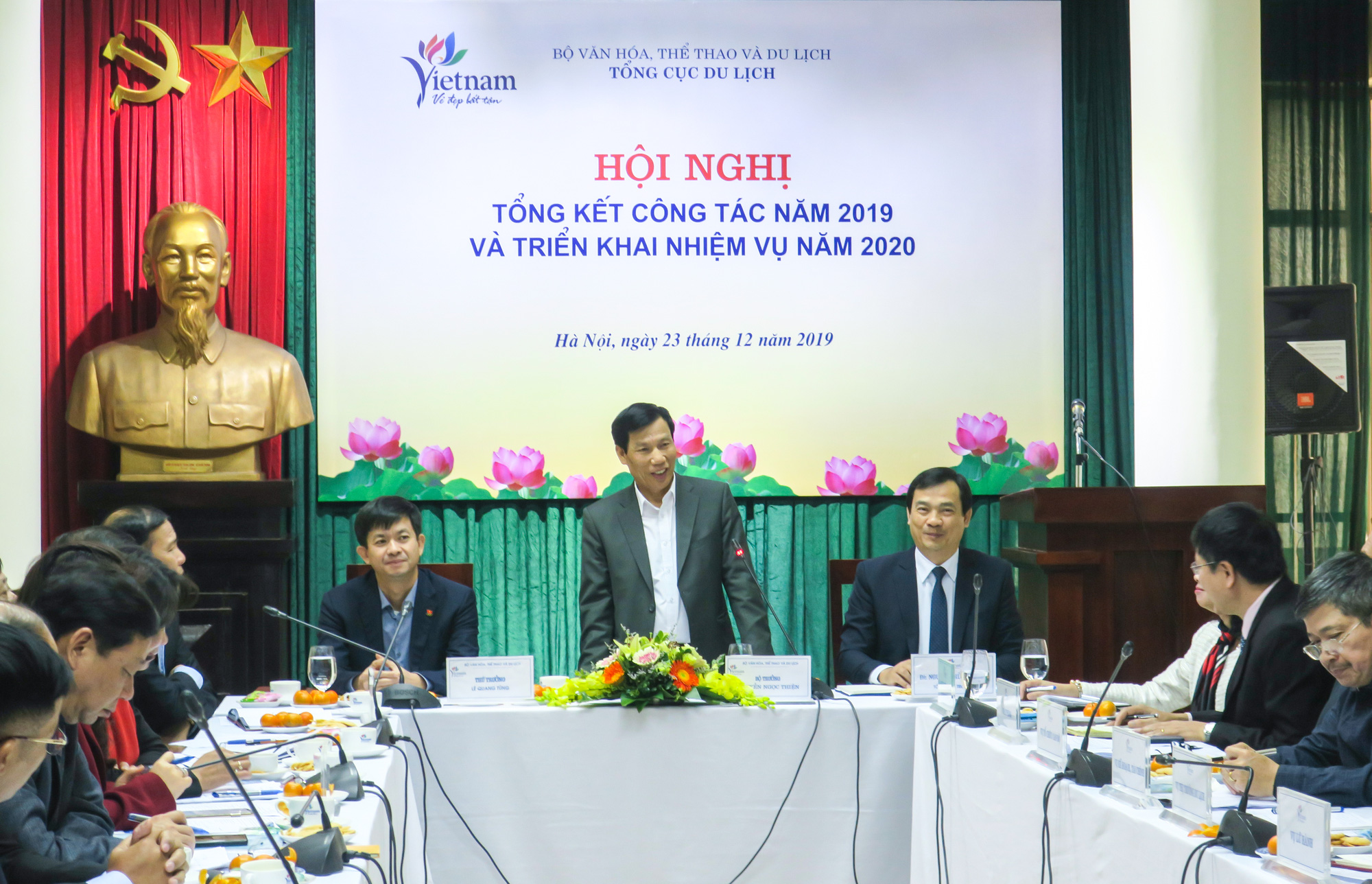 Ngành Du lịch năm 2019 đã hoàn thành mục tiêu đón 18 triệu lượt khách quốc tế - Ảnh 2.