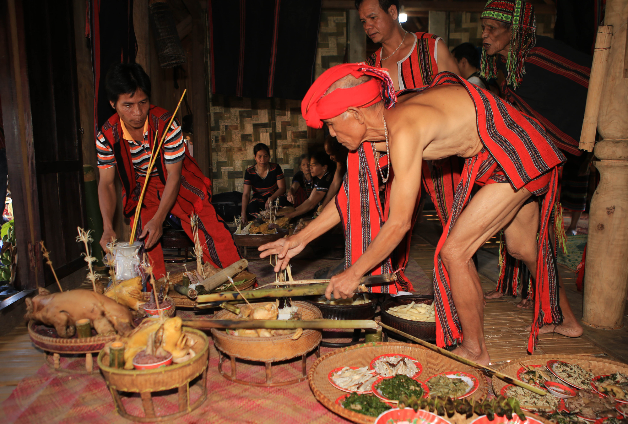 Lễ hội Aza Koonh được công nhận là Di sản văn hóa phi vật thể quốc gia - Ảnh 1.