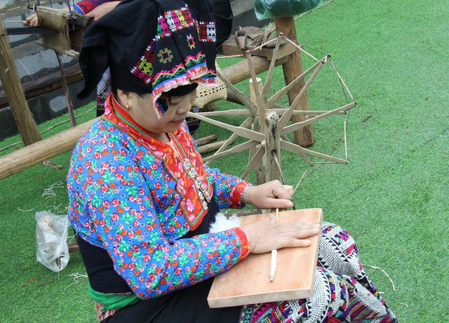 Bảo tồn và phát triển nghề dệt truyền thống phụ nữ dân tộc Lào  - Ảnh 4.