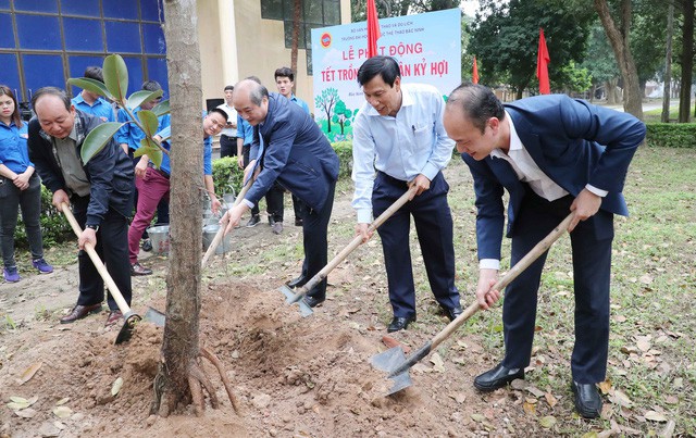 Bộ trưởng Nguyễn Ngọc Thiện thăm và làm việc với Trường Đại học Thể dục, Thể thao Bắc Ninh  - Ảnh 3.