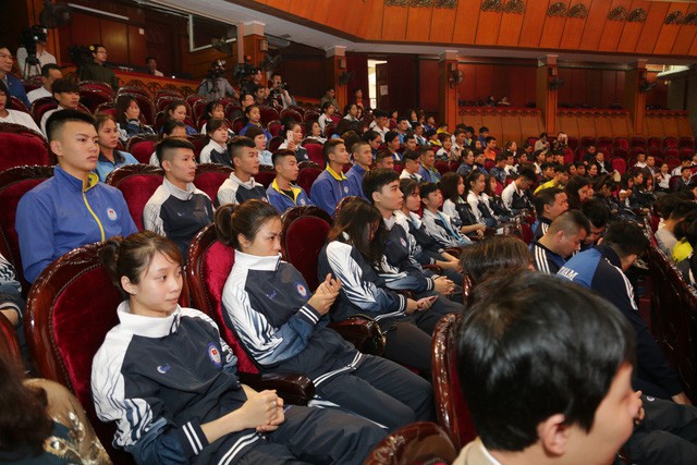 Trao thưởng các HLV, VĐV tiêu biểu, xuất sắc tại Chương trình “Vinh quang Thể thao Việt Nam” - Ảnh 4.