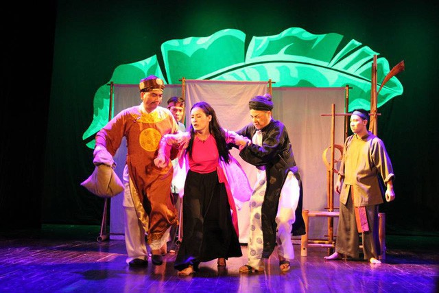 Nhà hát kịch Việt Nam lưu diễn Châu Âu với Nghêu, Sò, Ốc, Hến - Ảnh 1.