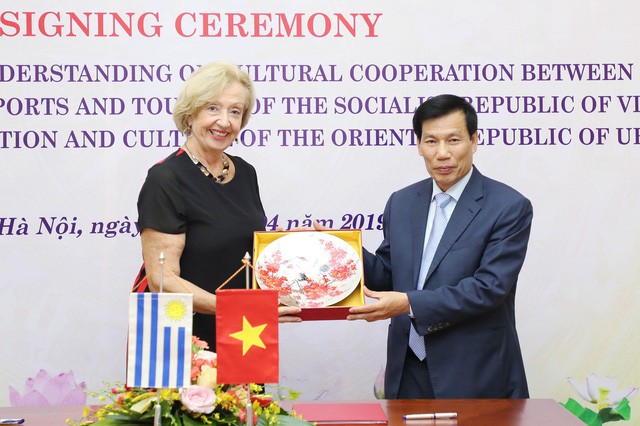 Ký kết hợp tác văn hóa giữa Việt Nam và Uruguay - Ảnh 2.