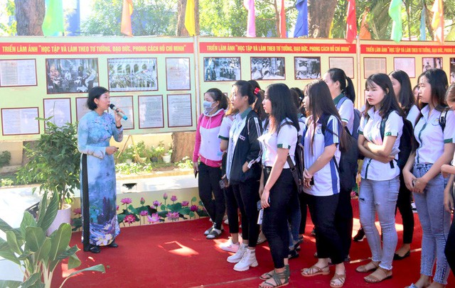 Khai mạc triển lãm ảnh “Học tập và làm theo tư tưởng, đạo đức, phong cách Hồ Chí Minh” - Ảnh 1.