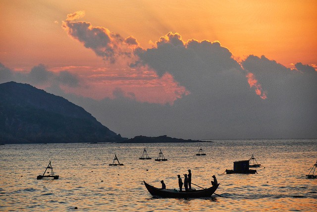 Báo Thái Lan đánh giá biển Quy Nhơn: có những quyến rũ mà rất nhiều thành phố biển trên thế giới đã mất - Ảnh 1.