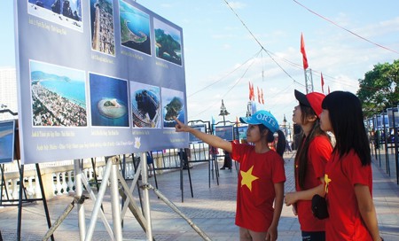 Triển lãm Di sản văn hóa, du lịch biển đảo Việt Nam tại Khánh Hòa - Ảnh 1.