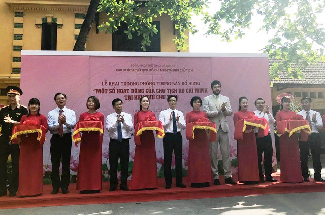 Khai trương phòng trưng bày bổ sung Một số hoạt động của Chủ tịch Hồ Chí Minh tại Phủ Chủ tịch - Ảnh 1.