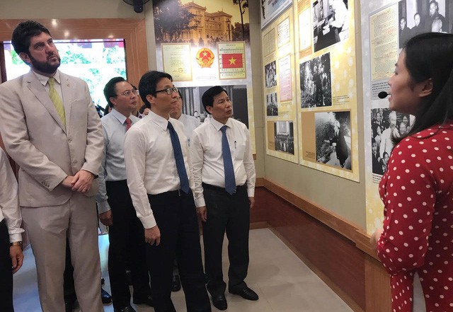Khai trương phòng trưng bày bổ sung Một số hoạt động của Chủ tịch Hồ Chí Minh tại Phủ Chủ tịch - Ảnh 2.