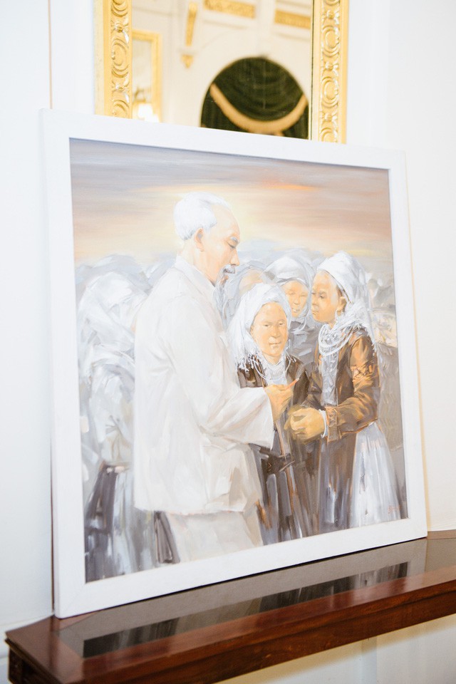 Dâng Bác những bức tranh quý tại triển lãm Bác để tình thương cho chúng con - Ảnh 2.