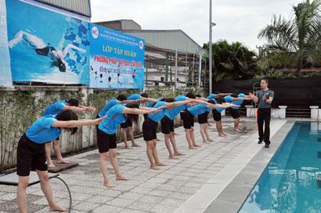 Tập huấn nghiệp vụ cho HDV cơ sở về chương trình bơi an toàn, phòng chống đuối nước trẻ em - Ảnh 1.