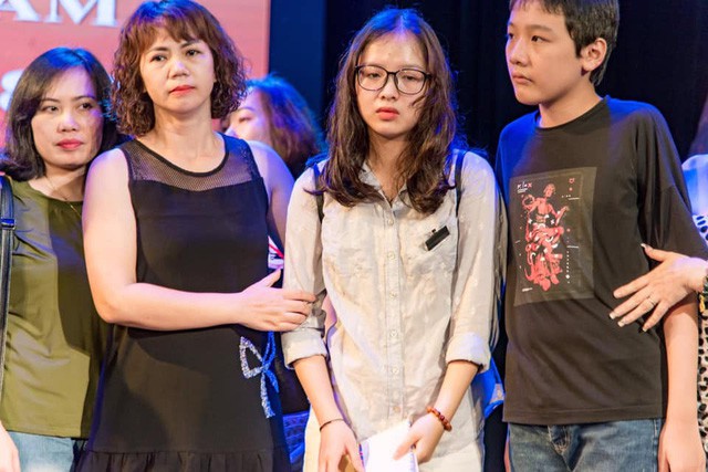 Xúc động đêm diễn gây quỹ từ thiện cho nữ nhân viên Nhà hát kịch Việt Nam tử nạn tại hầm Kim Liên - Ảnh 15.