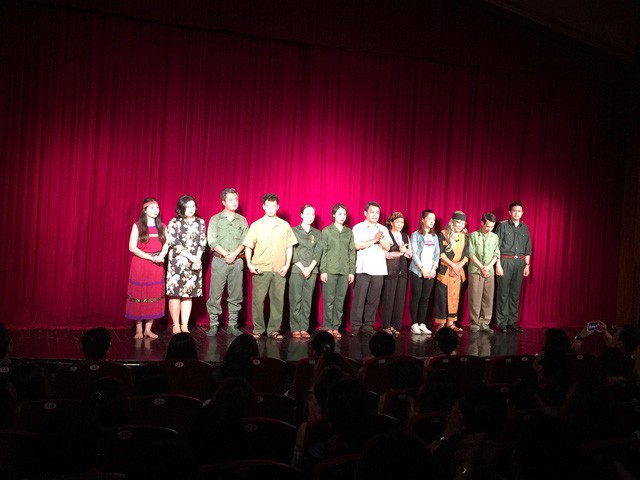 Xúc động đêm diễn gây quỹ từ thiện cho nữ nhân viên Nhà hát kịch Việt Nam tử nạn tại hầm Kim Liên - Ảnh 3.