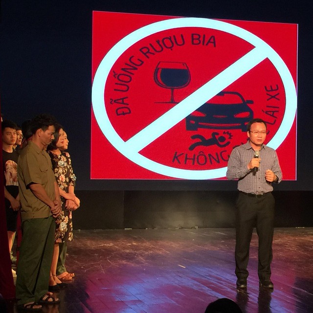 Xúc động đêm diễn gây quỹ từ thiện cho nữ nhân viên Nhà hát kịch Việt Nam tử nạn tại hầm Kim Liên - Ảnh 6.