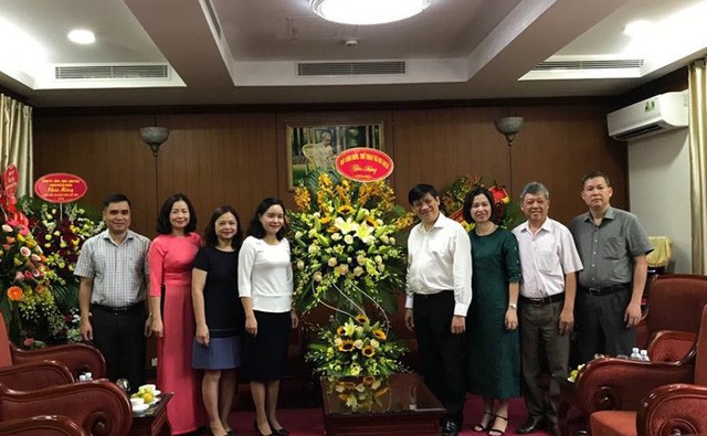 Thứ trưởng Trịnh Thị Thủy chúc mừng Ban Tuyên giáo Trung ương nhân Ngày Báo chí cách mạng Việt Nam - Ảnh 1.