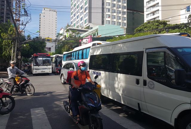 Khánh Hòa: Du khách lưu trú đạt hơn 4,1 triệu lượt trong 7 tháng - Ảnh 2.