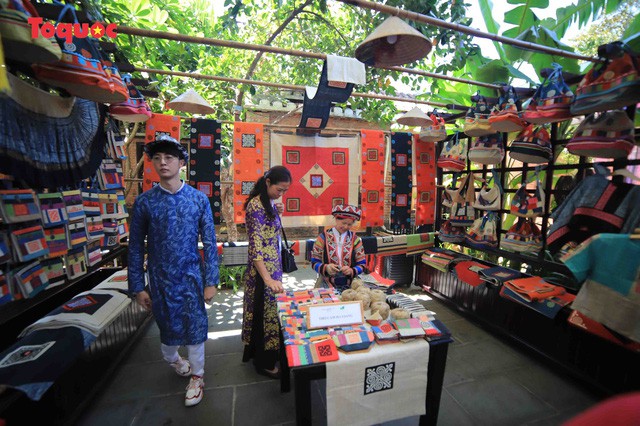Hình ảnh rực rỡ tại Festival Văn hóa tơ lụa, thổ cẩm Việt Nam - Thế giới lần thứ 5 - Ảnh 15.