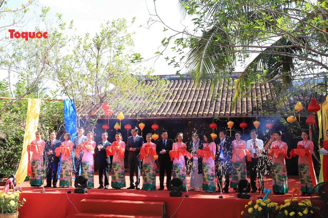 Hình ảnh rực rỡ tại Festival Văn hóa tơ lụa, thổ cẩm Việt Nam - Thế giới lần thứ 5 - Ảnh 2.