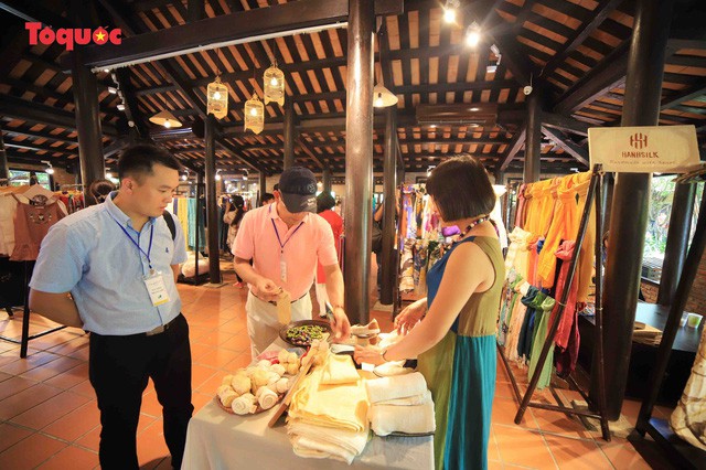 Hình ảnh rực rỡ tại Festival Văn hóa tơ lụa, thổ cẩm Việt Nam - Thế giới lần thứ 5 - Ảnh 25.