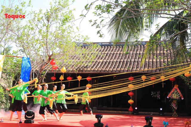 Hình ảnh rực rỡ tại Festival Văn hóa tơ lụa, thổ cẩm Việt Nam - Thế giới lần thứ 5 - Ảnh 3.