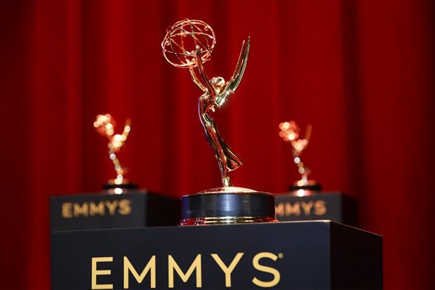 Những khoảnh khắc ấn tượng tại lễ trao giải Emmy Awards 71 - Ảnh 1.