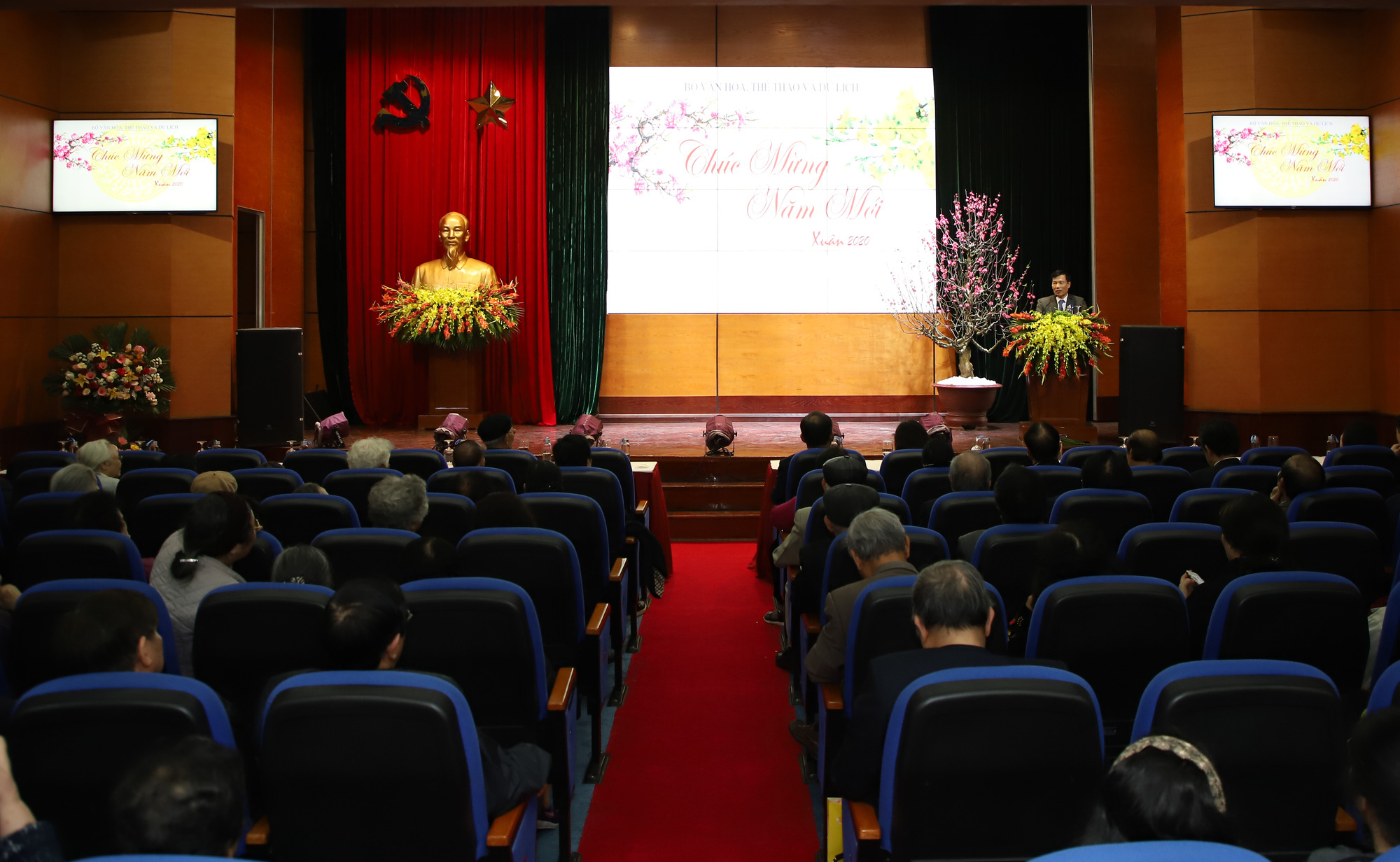 Bộ trưởng Nguyễn Ngọc Thiện gặp mặt các cán bộ hưu trí ngành VHTTDL - Ảnh 3.