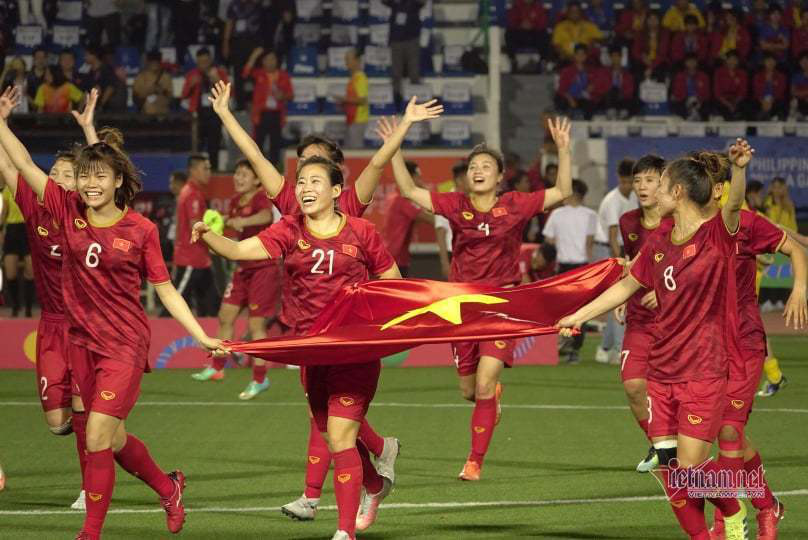 Bóng đá Việt Nam năm 2020: VFF bước tới, thầy Park vững chiêu - Ảnh 2.