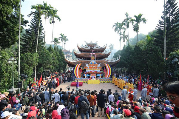Khai hội chùa Hương 2020: Tăng cường tuyên truyền người đi hội giữ gìn vệ sinh  phòng chống dịch Corona - Ảnh 1.
