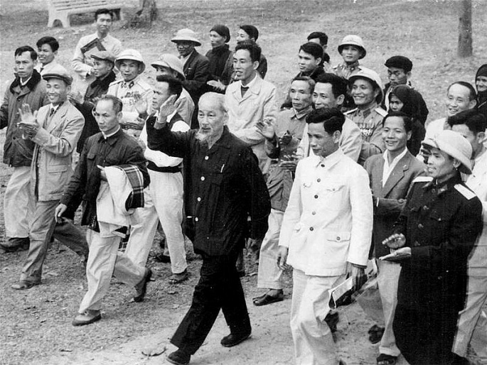 Tư tưởng Hồ Chí Minh về tiêu chuẩn người cán bộ và sự vận dụng hiện nay - Ảnh 1.