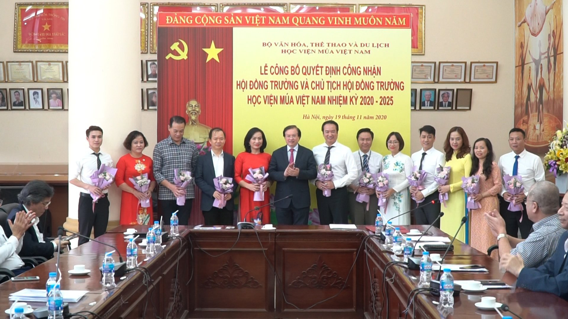 Công bố quyết định thành lập Hội đồng trường Đại học Sân khấu - Điện ảnh và Học viện Múa Việt Nam - Ảnh 4.