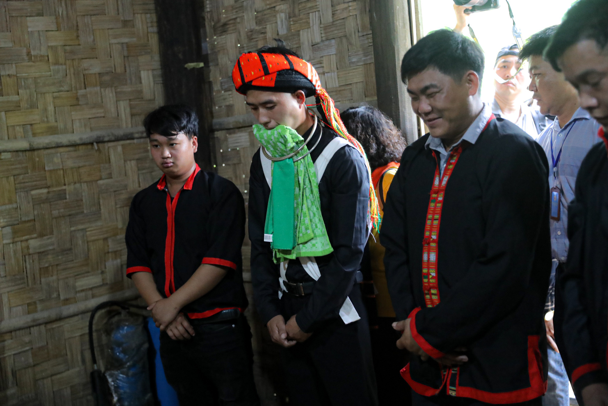 Tái hiện lễ cưới của Dân tộc Pà Thẻn (Hà Giang) và nghi lễ Mừng lúa mới của dân tộc Bahnar (Gia Lai)  tại Hà Nội - Ảnh 5.