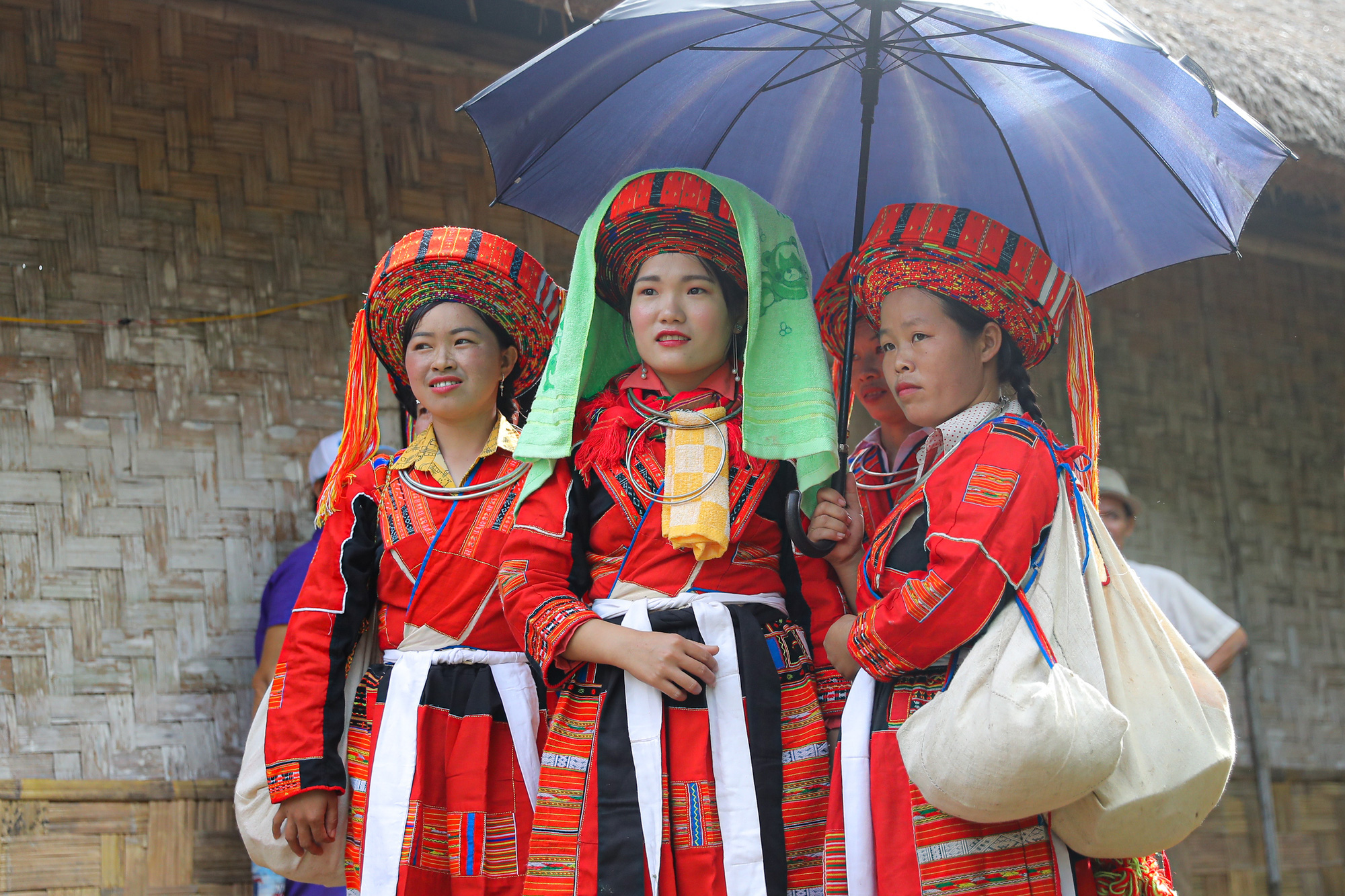 Tái hiện lễ cưới của Dân tộc Pà Thẻn (Hà Giang) và nghi lễ Mừng lúa mới của dân tộc Bahnar (Gia Lai)  tại Hà Nội - Ảnh 7.