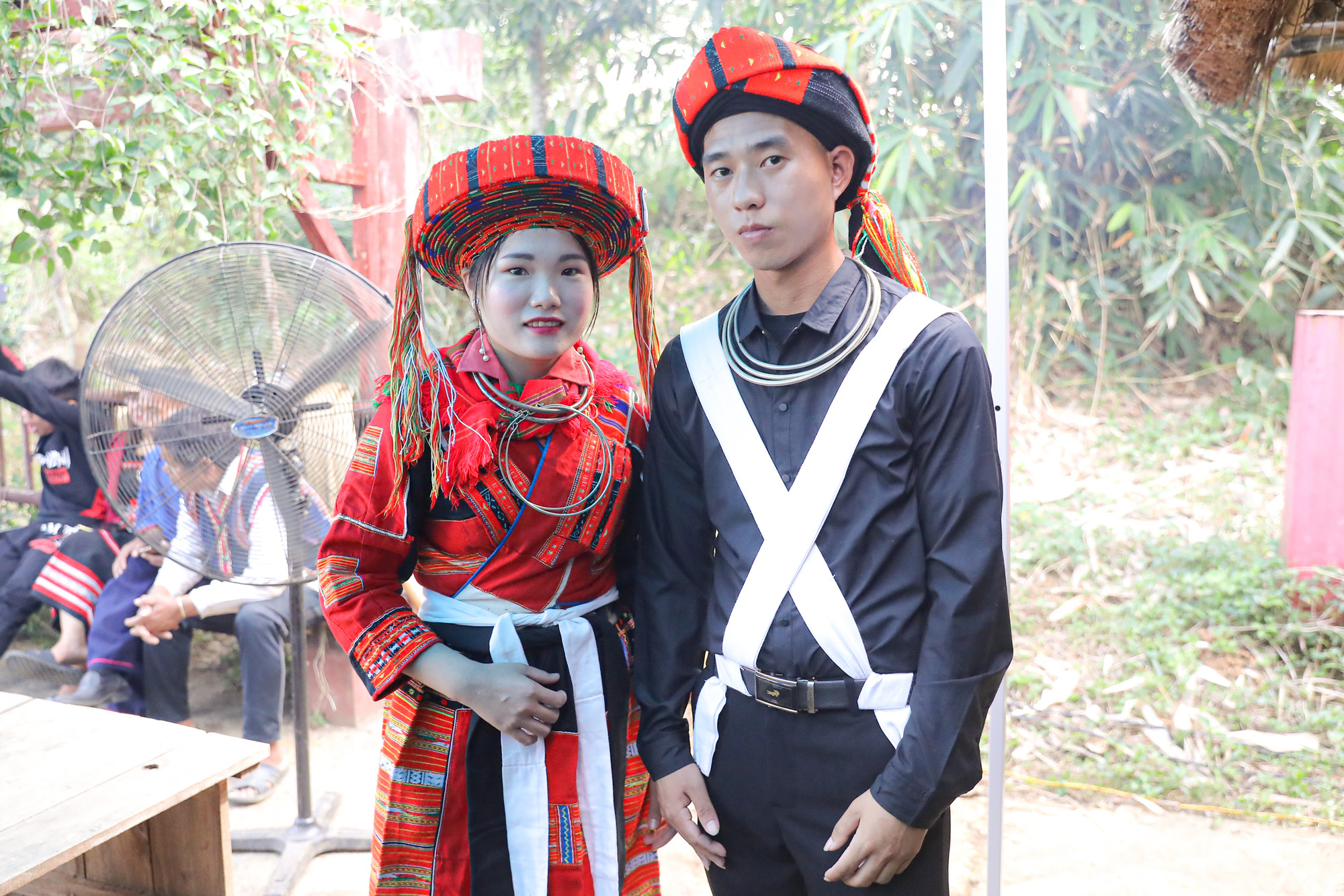 Tái hiện lễ cưới của Dân tộc Pà Thẻn (Hà Giang) và nghi lễ Mừng lúa mới của dân tộc Bahnar (Gia Lai)  tại Hà Nội - Ảnh 8.