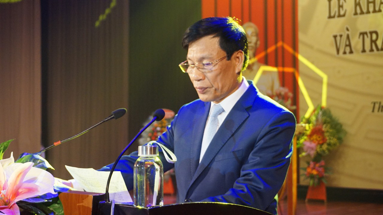 Bộ trưởng Nguyễn Ngọc Thiện dự lễ khai giảng Học viện Âm nhạc Huế - Ảnh 1.