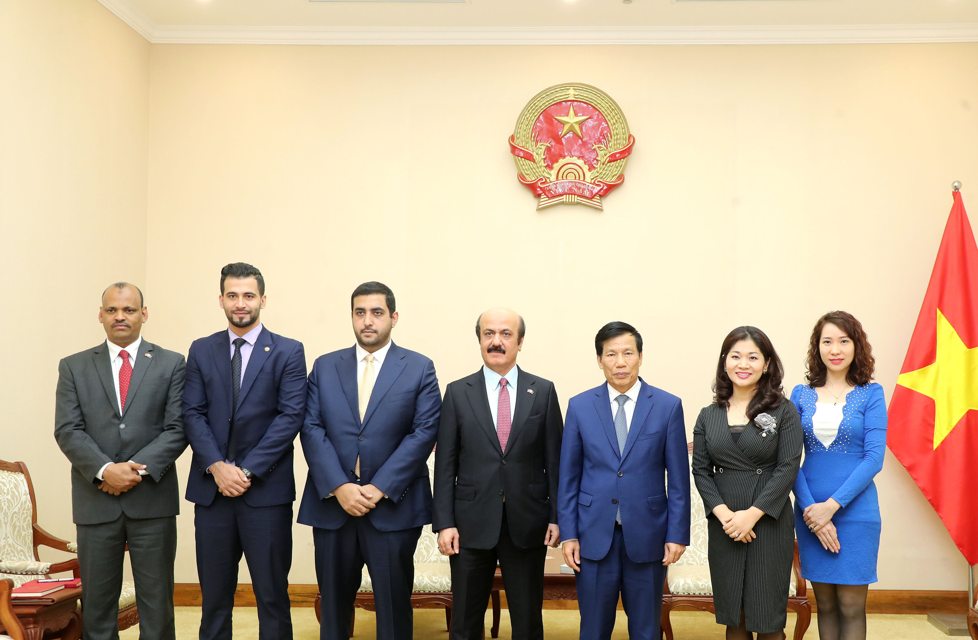 Bộ trưởng Nguyễn Ngọc Thiện tiếp Đại sứ Qatar đến chào xã giao - Ảnh 2.