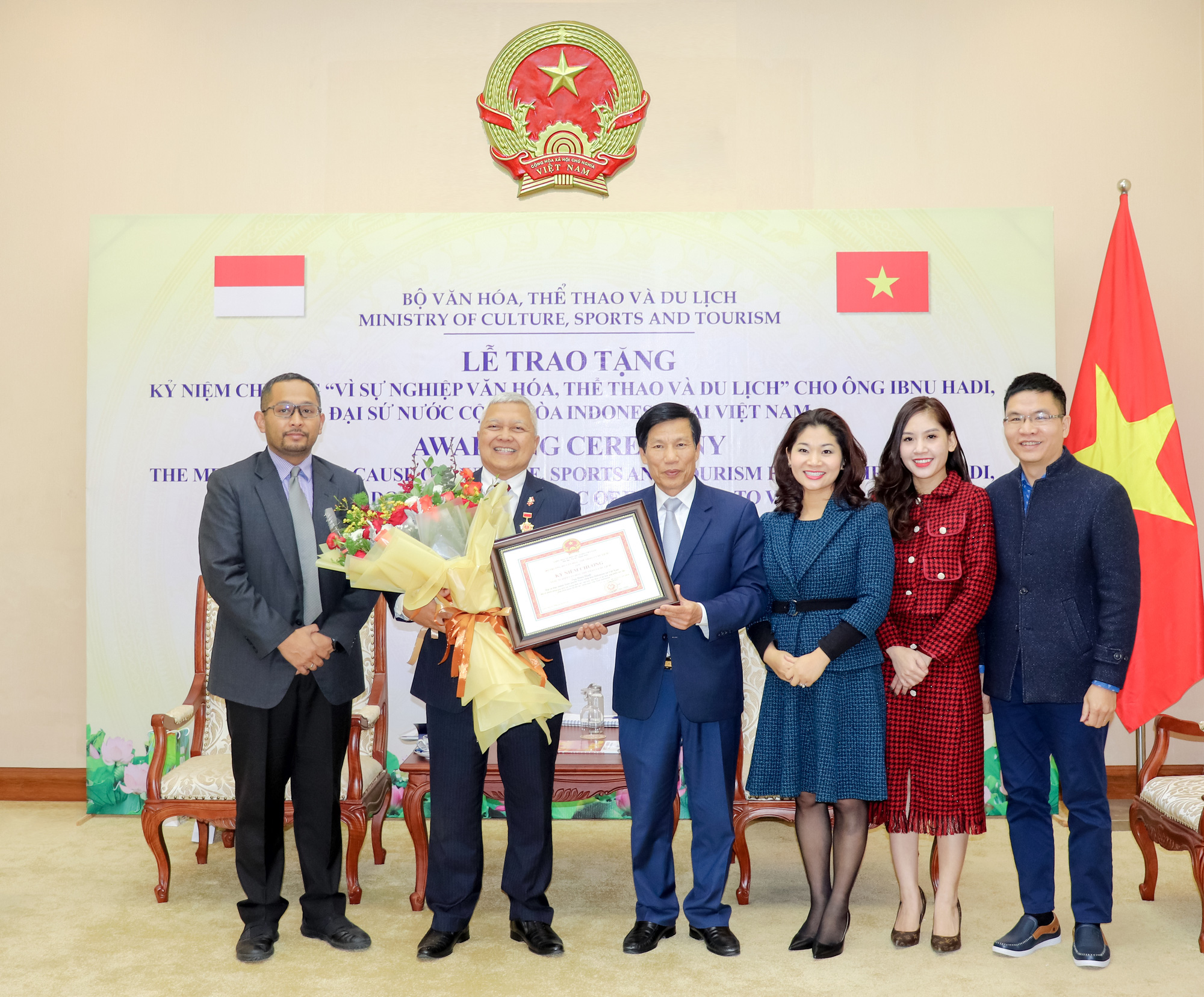 Trao kỷ niệm chương cho Đại sứ Indonesia tại Việt Nam - Ảnh 3.
