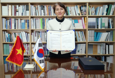 Bảo tàng Lịch sử quốc gia ký kết Bản ghi nhớ hợp tác với Viện nghiên cứu Di sản văn hóa biển quốc gia Hàn Quốc - Ảnh 2.