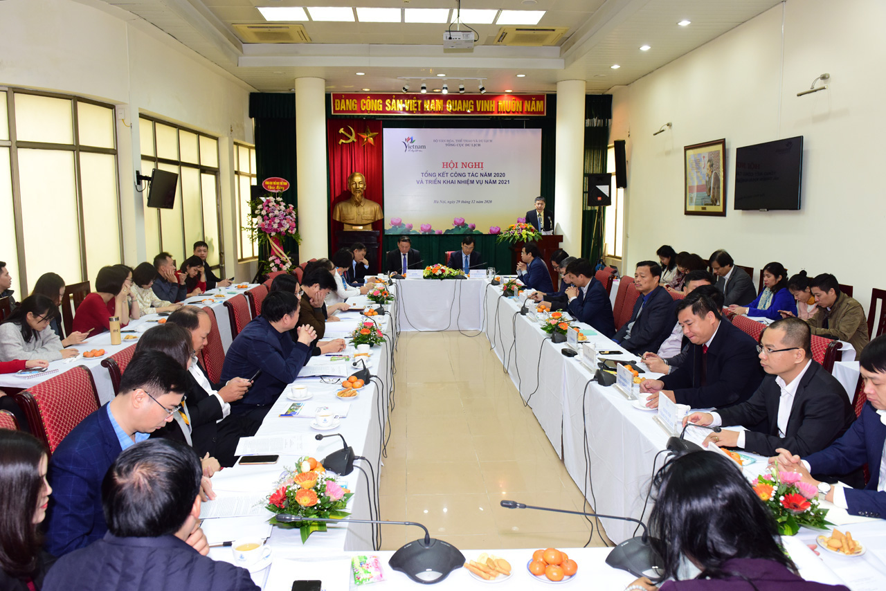 Thứ trưởng Nguyễn Văn Hùng: Ngành du lịch tăng cường liên kết, hành động để phát triển - Ảnh 1.