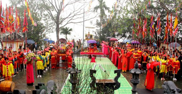 UBND tỉnh Yên Bái yêu cầu tăng cường công tác quản lý, tổ chức lễ hội  - Ảnh 1.