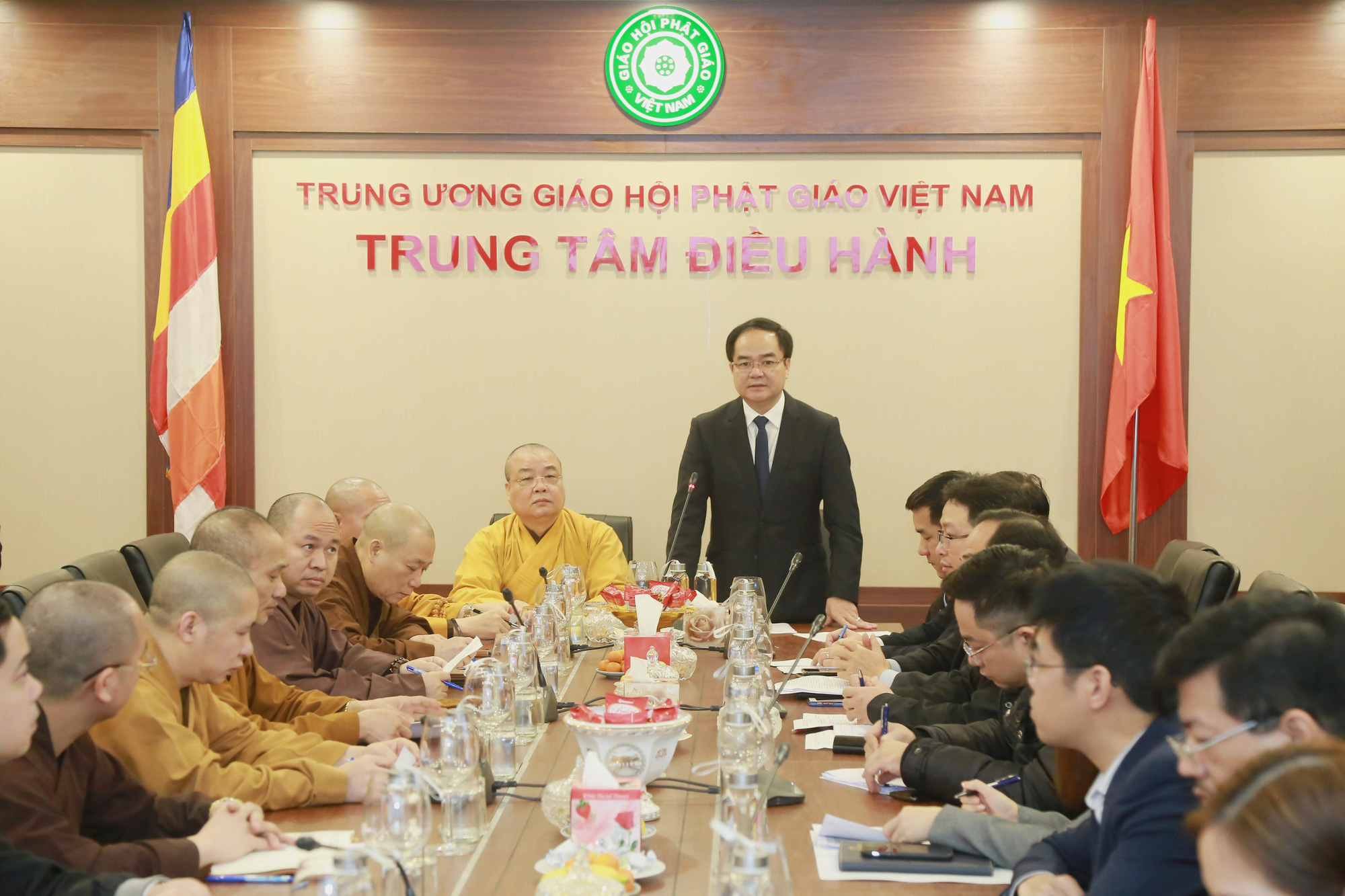 Giáo hội Phật giáo Việt Nam: Đẩy mạnh phòng, chống lây lan dịch bệnh do virus Corona tại các cơ sở Phật giáo - Ảnh 1.