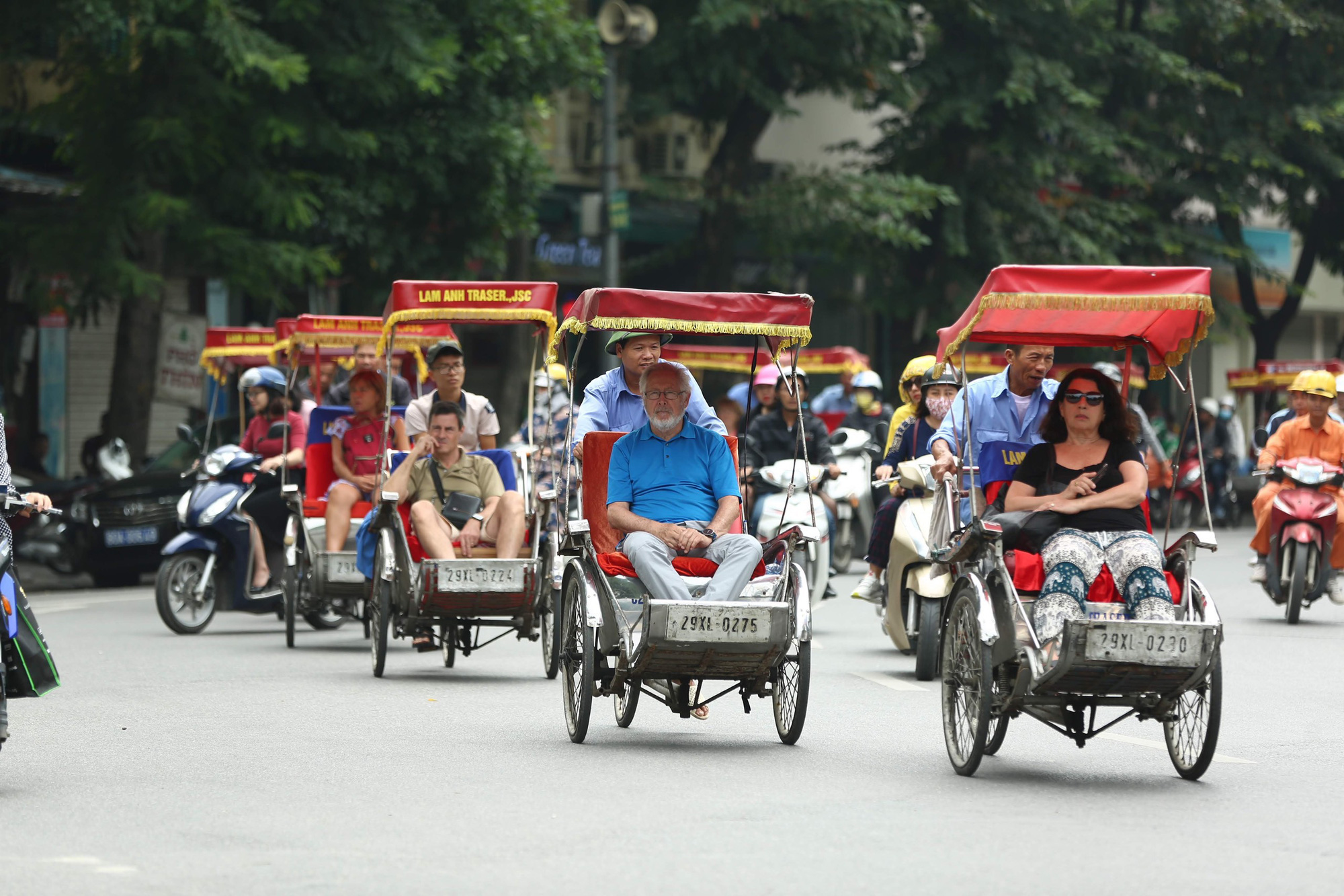 “Quyết chiến” dịch Covid-19, công ty du lịch “đào sâu, tìm tòi”, “nhắm” đến các điểm an toàn - Ảnh 1.