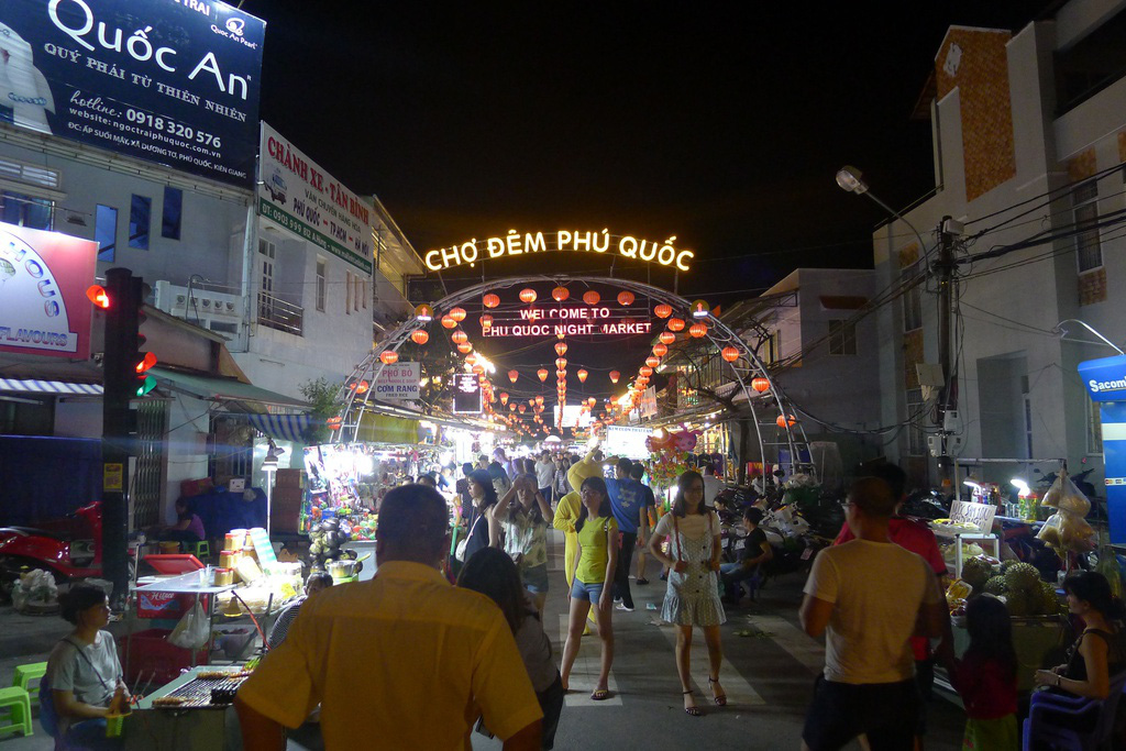 Kiên Giang: Tạm ngừng hoạt động chợ đêm Phú Quốc - Ảnh 1.