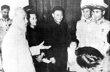 Tư tưởng Hồ Chí Minh về rèn luyện bản lĩnh chính trị cho cán bộ, chiến sỹ công an nhân dân - Ảnh 1.