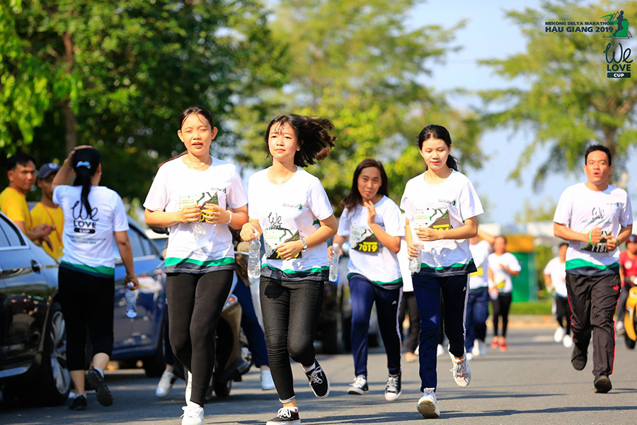 Khảo sát đường chạy giải “Mekong delta marathon” Hậu Giang 2020 - Ảnh 1.