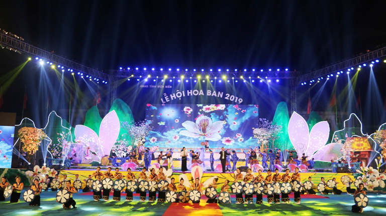 Điện Biên: Các lễ hội đã đáp ứng nhu cầu văn hóa, tinh thần của nhân dân, củng cố tinh thần đoàn kết dân tộc - Ảnh 1.