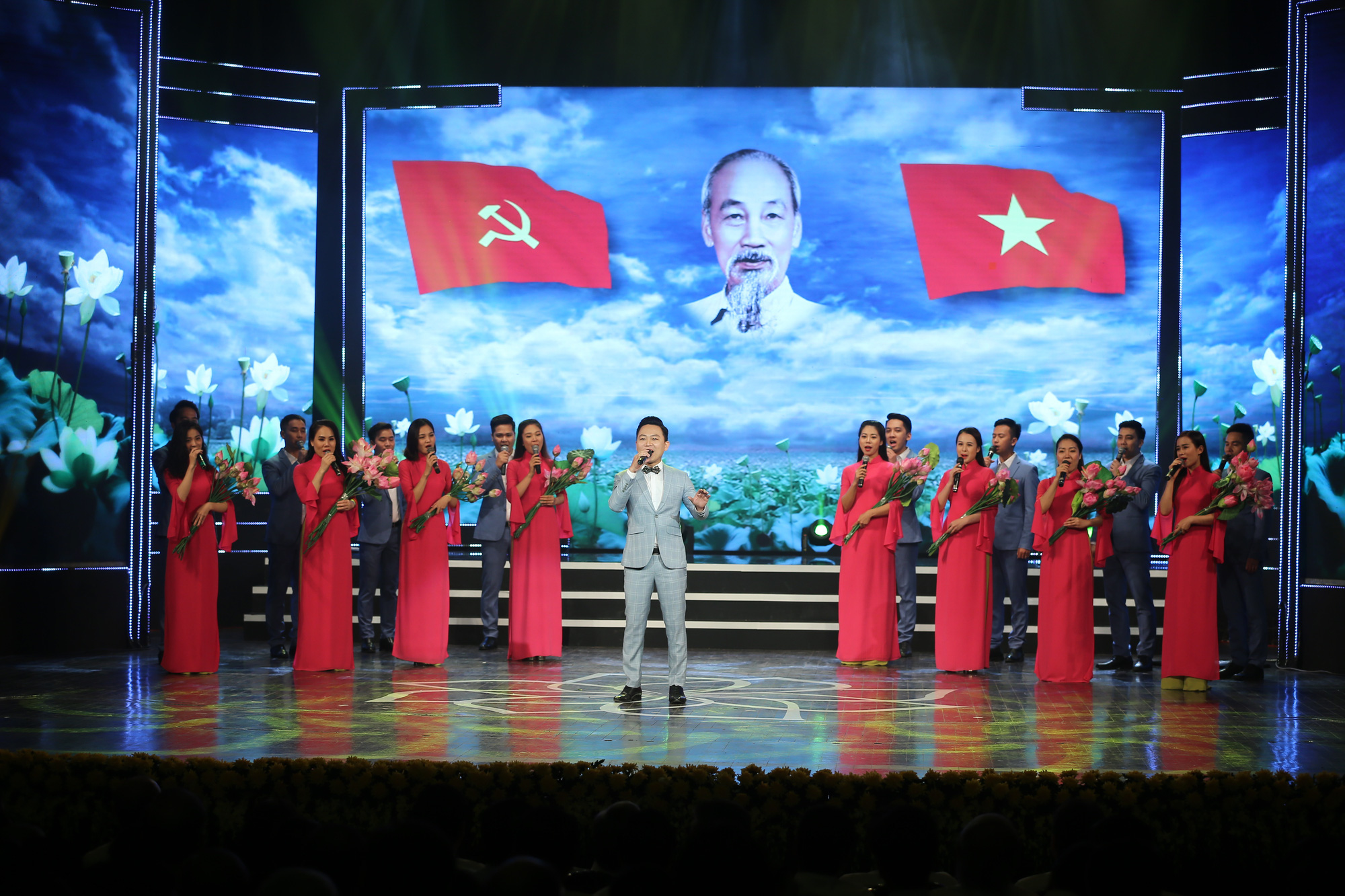 Lễ trao giải sáng tác chủ đề “Học tập và làm theo tư tưởng, đạo đức, phong cách Hồ Chí Minh” - Ảnh 16.
