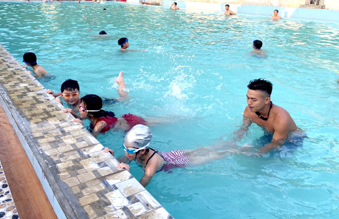 Tổ chức Lễ phát động toàn dân tập luyện môn bơi, phòng, chống đuối nước tỉnh Tuyên Quang năm 2020 - Ảnh 1.