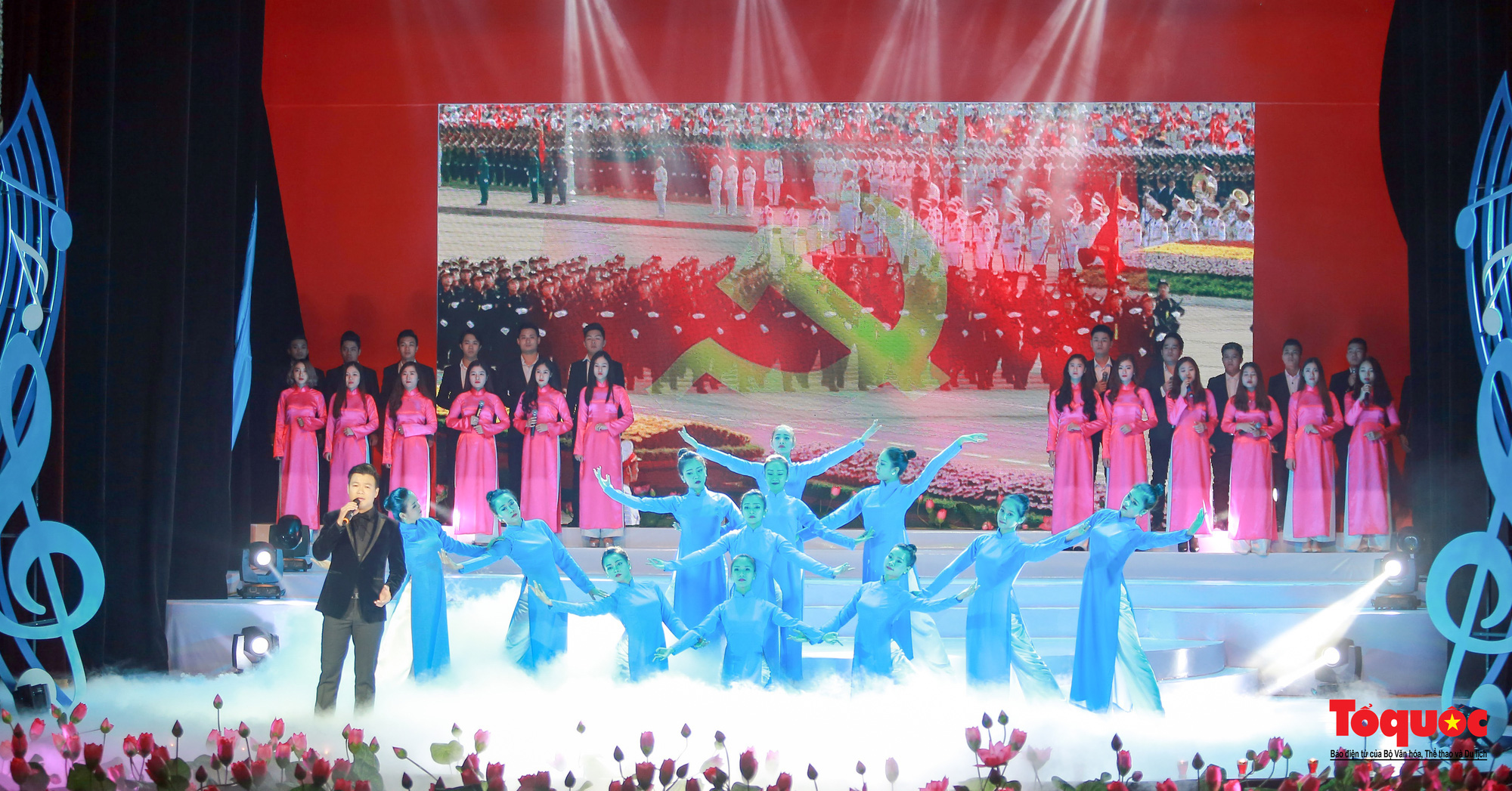 &quot;Dâng Người tiếng hát mùa Xuân&quot;- Chương trình nghệ thuật đặc biệt kỷ niệm 130 năm Ngày sinh Chủ tịch Hồ Chí Minh - Ảnh 1.